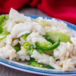 芹菜炒花枝 Stir-Fried Squid With Celery