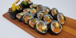 Beef Kimbap (2 Rolls)